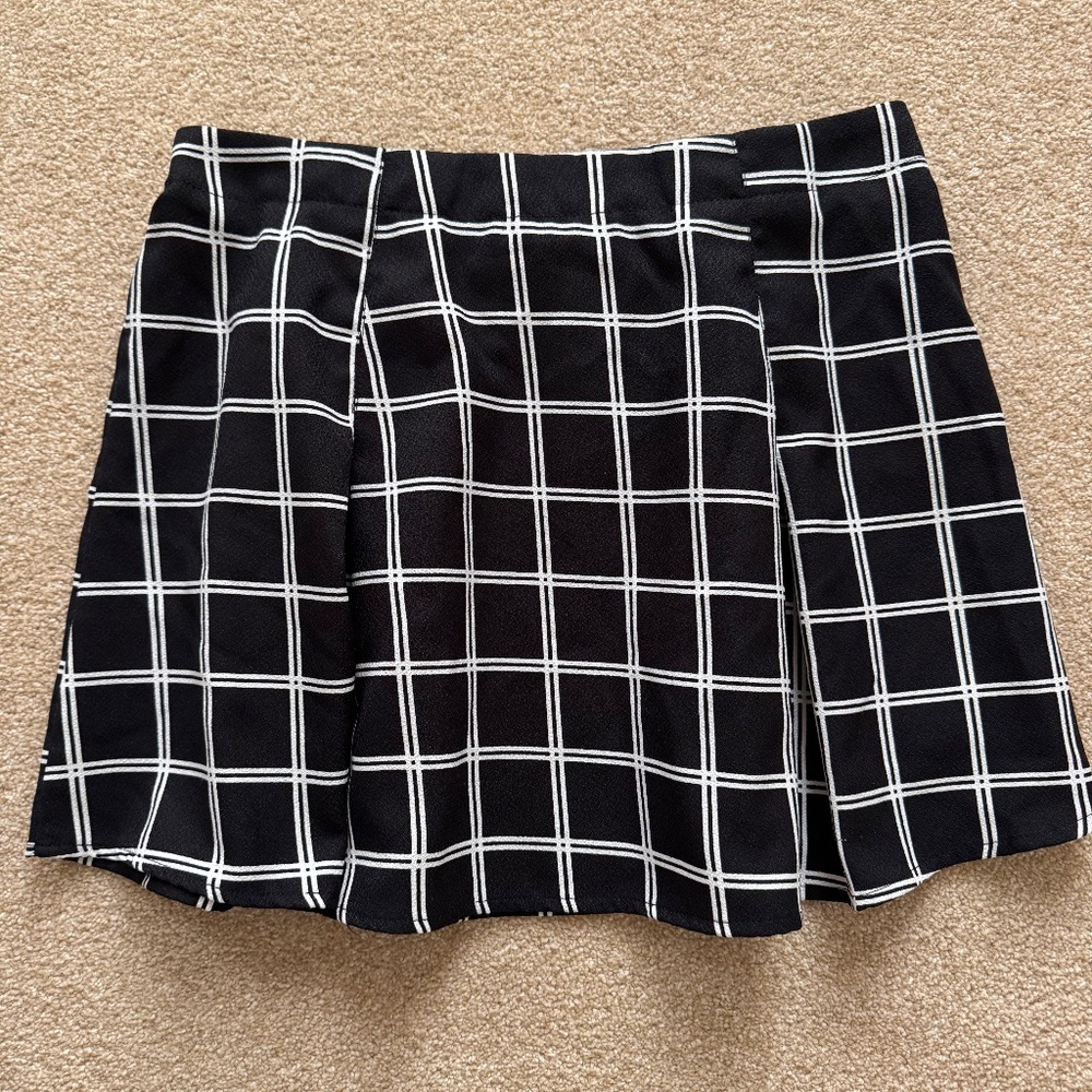 Forever 21 Black & White Plaid Skirt M